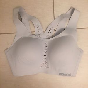Victoria's Secret NWOT Angel Max Sports Bra